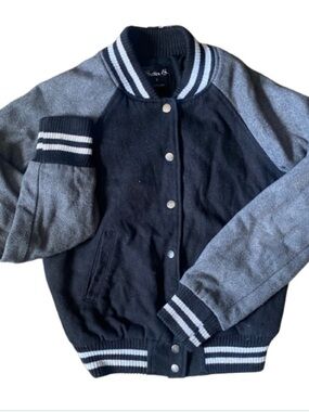 Better B Junior Black and Gray Wool & Polyester Snap Button Bomber Jacket Size S